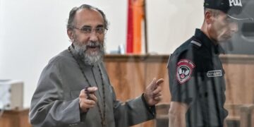 Суд признал архиепископа Аджапахяна виновным в призывах к захвату власти