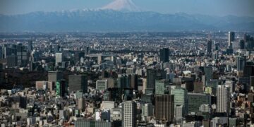 Токио решил закрыть все японские центры в России