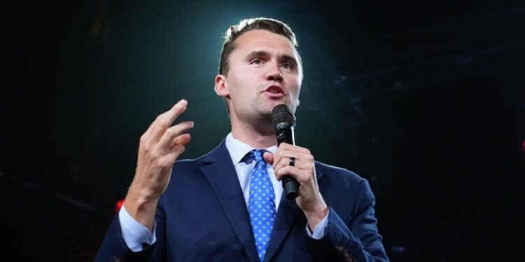 Трамп посетит траурные мероприятия по убийству Кирка