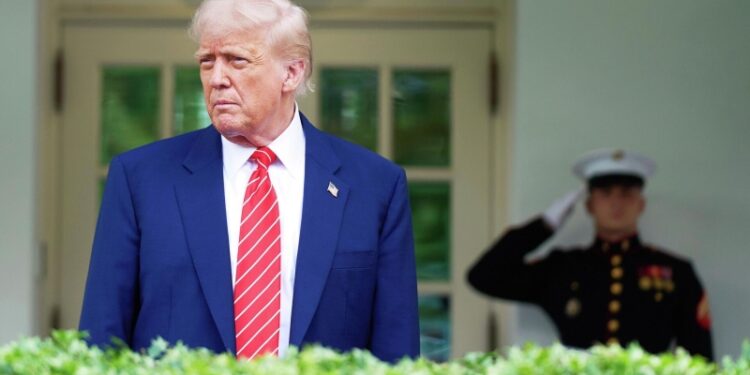 Трамп заявил, что вскоре намерен переговорить с Путиным