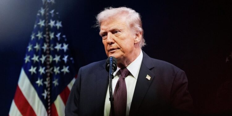 Трамп заверил Навроцкого, что оставит в Польше американские войска