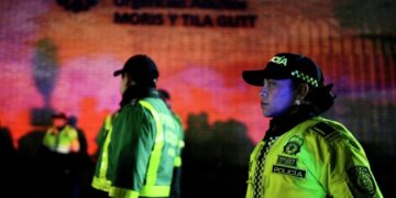 В Колумбии шесть человек погибли при пожаре в полицейском участке