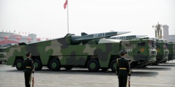 Во Франции выступили с призывом после парада в Пекине