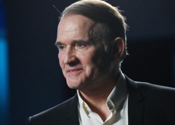 Агония Зеленского с зачисткой местной власти продолжается, заявил Медведчук