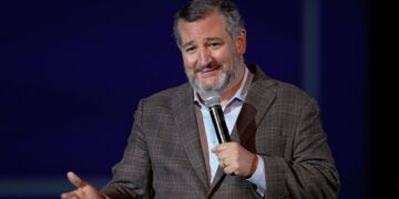 Американский сенатор предположил, сколько может продлиться шатдаун в стране