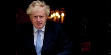 Борис Джонсон нарушил правила использования личных контактов, пишут СМИ