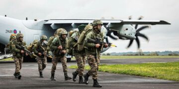 Британским военным разрешат сбивать дроны, угрожающие их базам, пишут СМИ