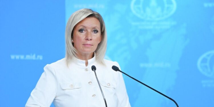 Даже в Брюсселе не верят в успех санкций, заявила Захарова