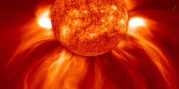 Две вспышки произошли на Солнце в среду