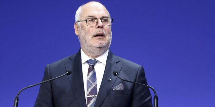 Эстонский президент попросил признать закон о церквях неконституционным