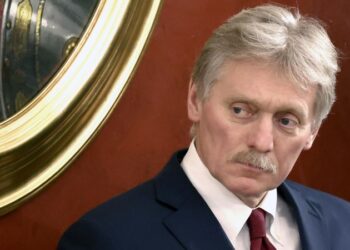 Европе долго придется содержать Украину, заявил Песков