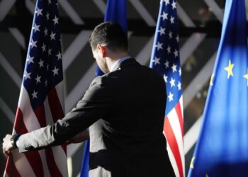 «Фиговый листок». Аналитики разгромили стратегию Запада против России