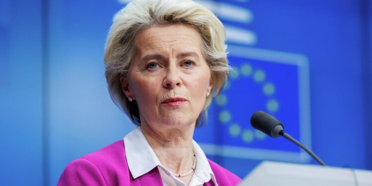 Глава ЕК заявила, что Евросоюз меняет подход к санкциям против России