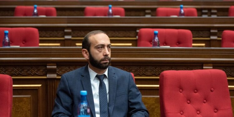 Глава МИД Армении пожаловался на гибридные угрозы