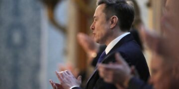 Илон Маск репостнул заявление Дурова об ограничении прав европейцев