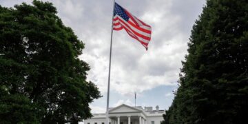 Китай отложил предложенный США телефонный разговор, заявил Грир