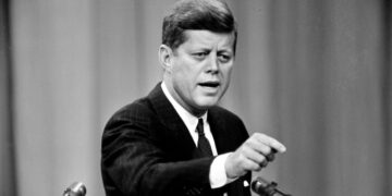 Конгрессвумен рассказала, кто принял решение передать документы по Кеннеди