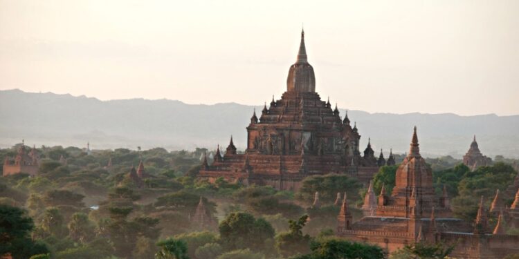 Консул в Таиланде рассказал, как россиян заманивают в рабство в Мьянме