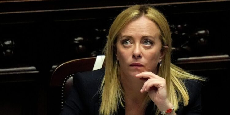 Мелони сообщила, что на нее подали иск в МУС