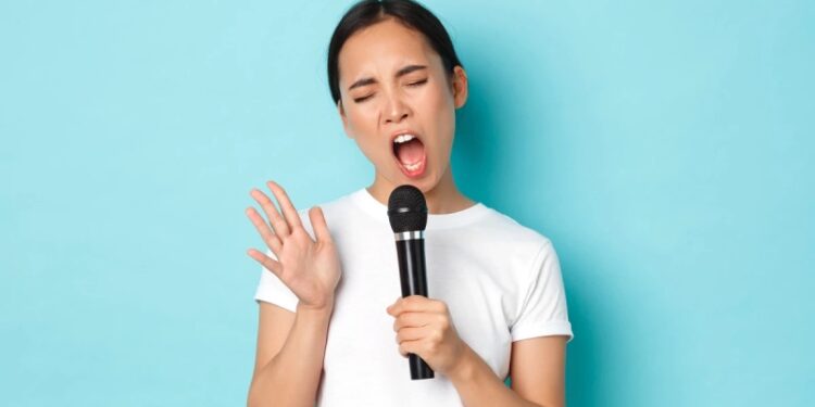 Онлайн-пение доказало эффективность в терапии хронической одышки