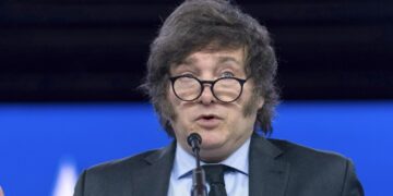 Партия Милея лидирует на промежуточных парламентских выборах в Аргентине