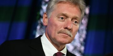 Песков оценил работу российских дипломатов