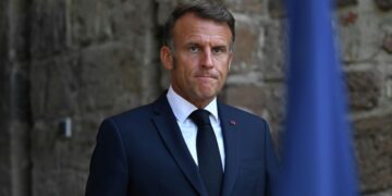 Поведение Макрона противоречит принципам демократии, заявила Ле Пен