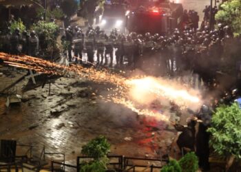 Премьер Грузии обвинил партию Саакашвили в организации «майдана»