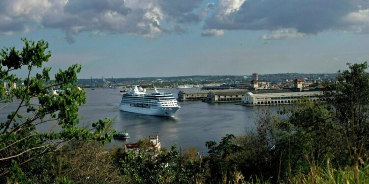 Санкции США обходятся Кубе в 15 тысяч долларов в минуту