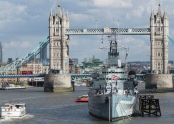 СМИ: полиция Лондона пересмотрит девять тысяч дел о педофилии