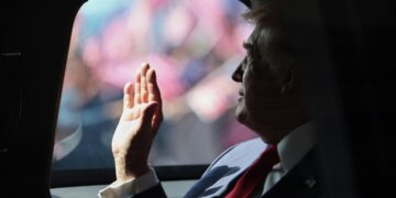 СМИ: Трамп отправил скрытое послание Путину