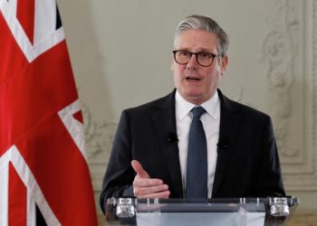 Стармер обсудил с Трампом поставки дальнобойного оружия Украине