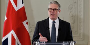 Стармер обсудил с Трампом поставки дальнобойного оружия Украине