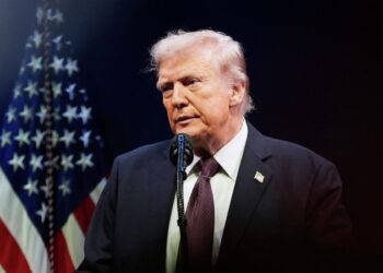 Трамп может снять с американских бирж китайские компании