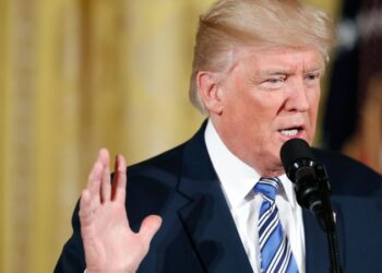 Трамп переоценивает влияние США, заявил норвежский профессор