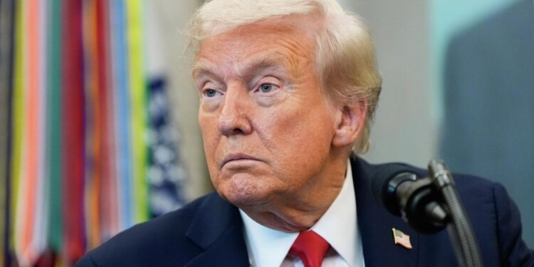 Трамп заявил, что верит в желание России достичь мира на Украине