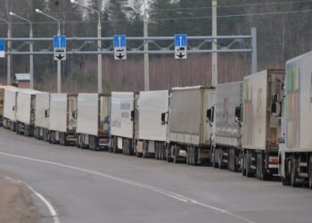 В Белоруссии назвали число грузовиков, ожидающих выезда в Литву
