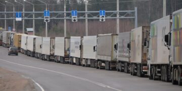 В Белоруссии назвали число грузовиков, ожидающих выезда в Литву