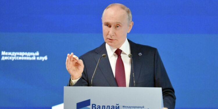 В Европе набирают обороты национально ориентированные силы, заявил Путин