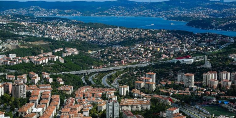 В Стамбуле запасов воды в водохранилищах осталось на 2,5 месяца