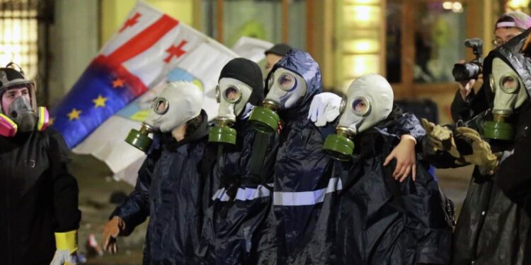 В Тбилиси протестующие освободили площадь в центре города