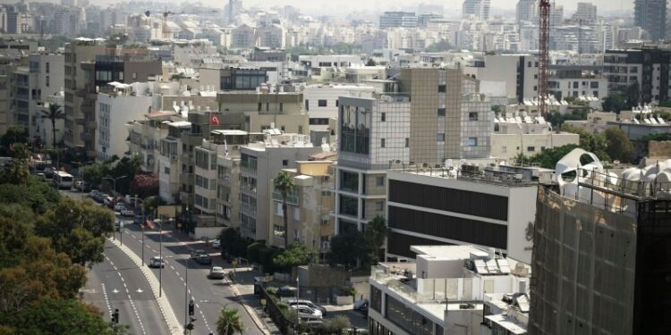 В Тель-Авиве сотни тысяч человек вышли на митинг в поддержку заложников