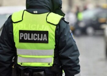 В Вильнюсе закрыли аэропорт из-за обнаружения в небе объектов, пишут СМИ