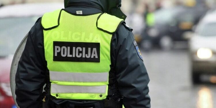 В Вильнюсе закрыли аэропорт из-за обнаружения в небе объектов, пишут СМИ