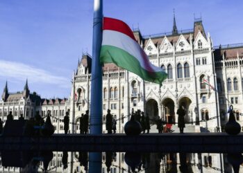 Венгрия хочет использовать топливо из США на АЭС наряду с российским