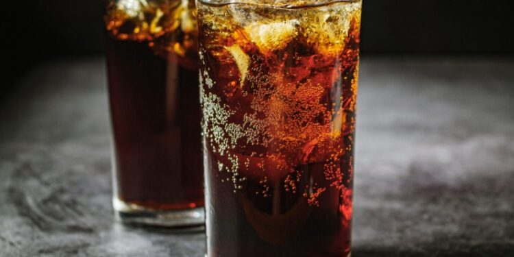 Врачи исцелили женщину при помощи диетической колы