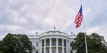 WSJ: в Белом доме признали, что США давят на Украину больше, чем на Россию