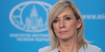 Захарова объяснила ненависть Латвии к России