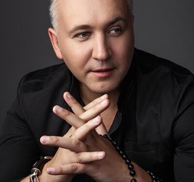 Звезда «ВИА Суперстар!» Илья Зудин о придирках жюри, общении с бывшими женами и новой любви