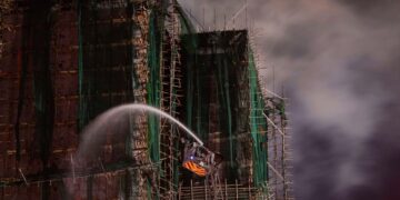 Число погибших при пожаре в Гонконге выросло до 146 человек